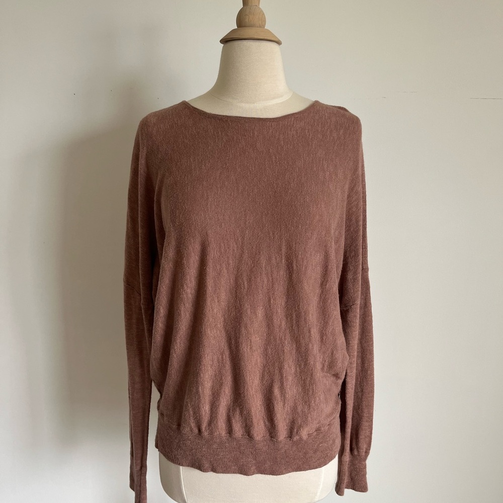GAP Women's Tan Crew Neck Sweater size Medium
